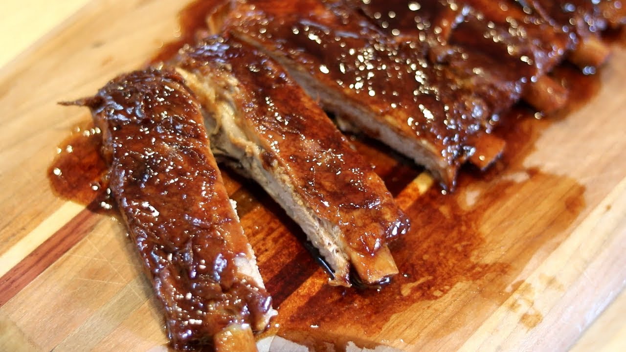 Mandy of Souped Up Recipes making Instant Pot Chinese Braised Pork Ribs